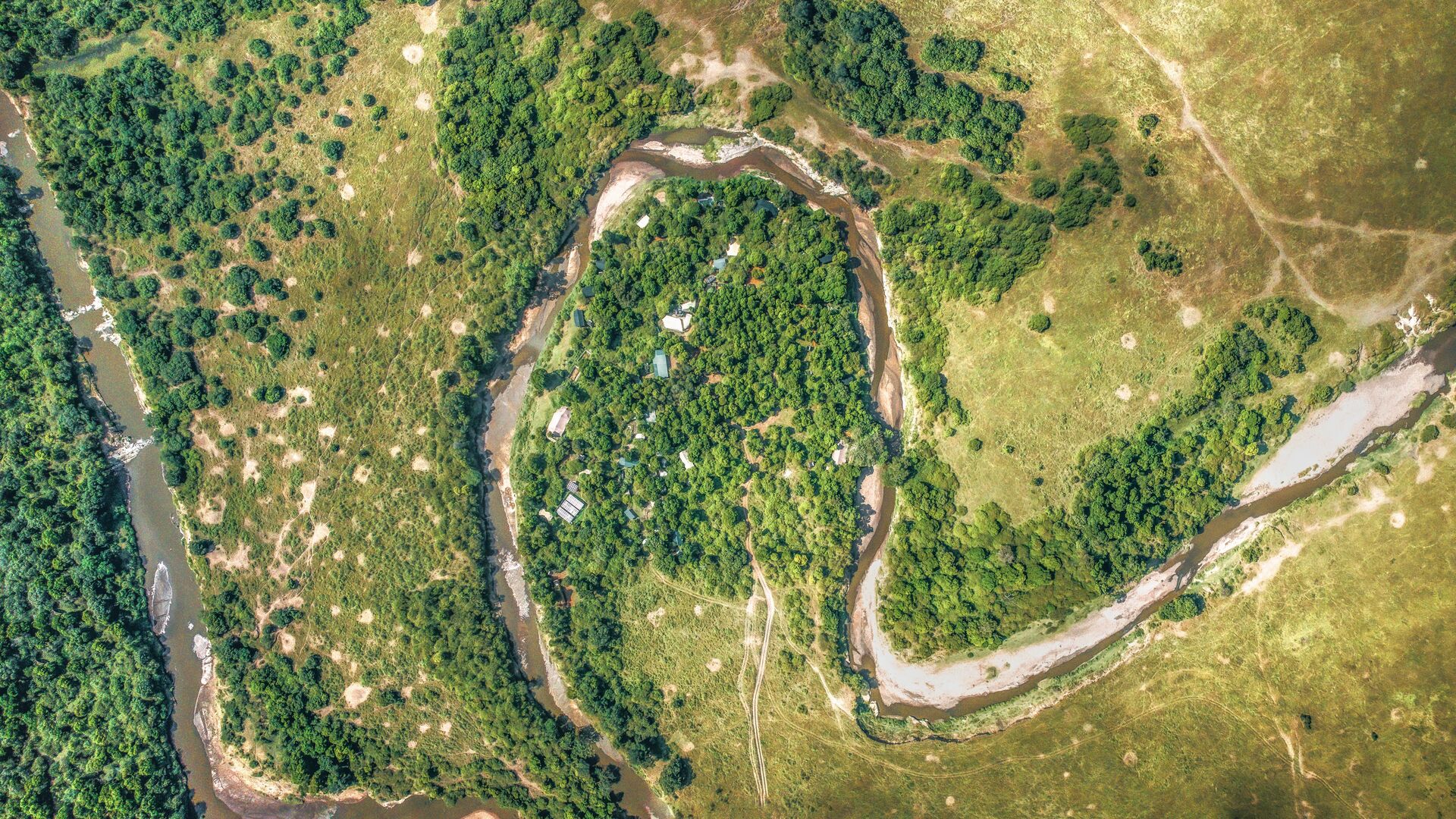 Emboo River camp aerial view