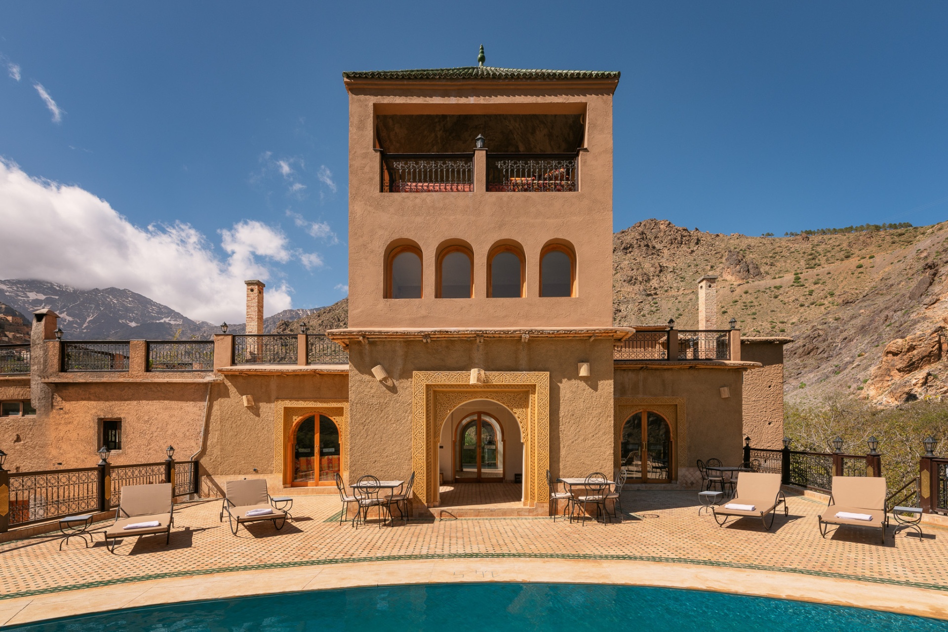 Kasbah du Toubkal courtyard and pool