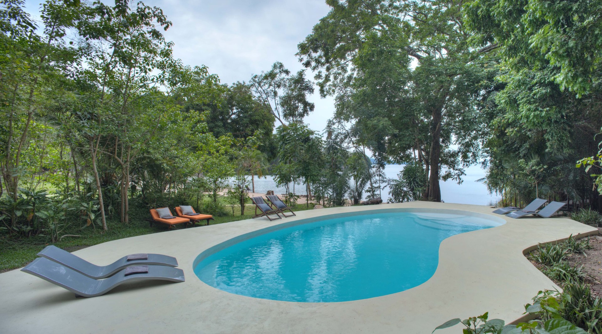 Swimming pool overlooking Lake Victoria