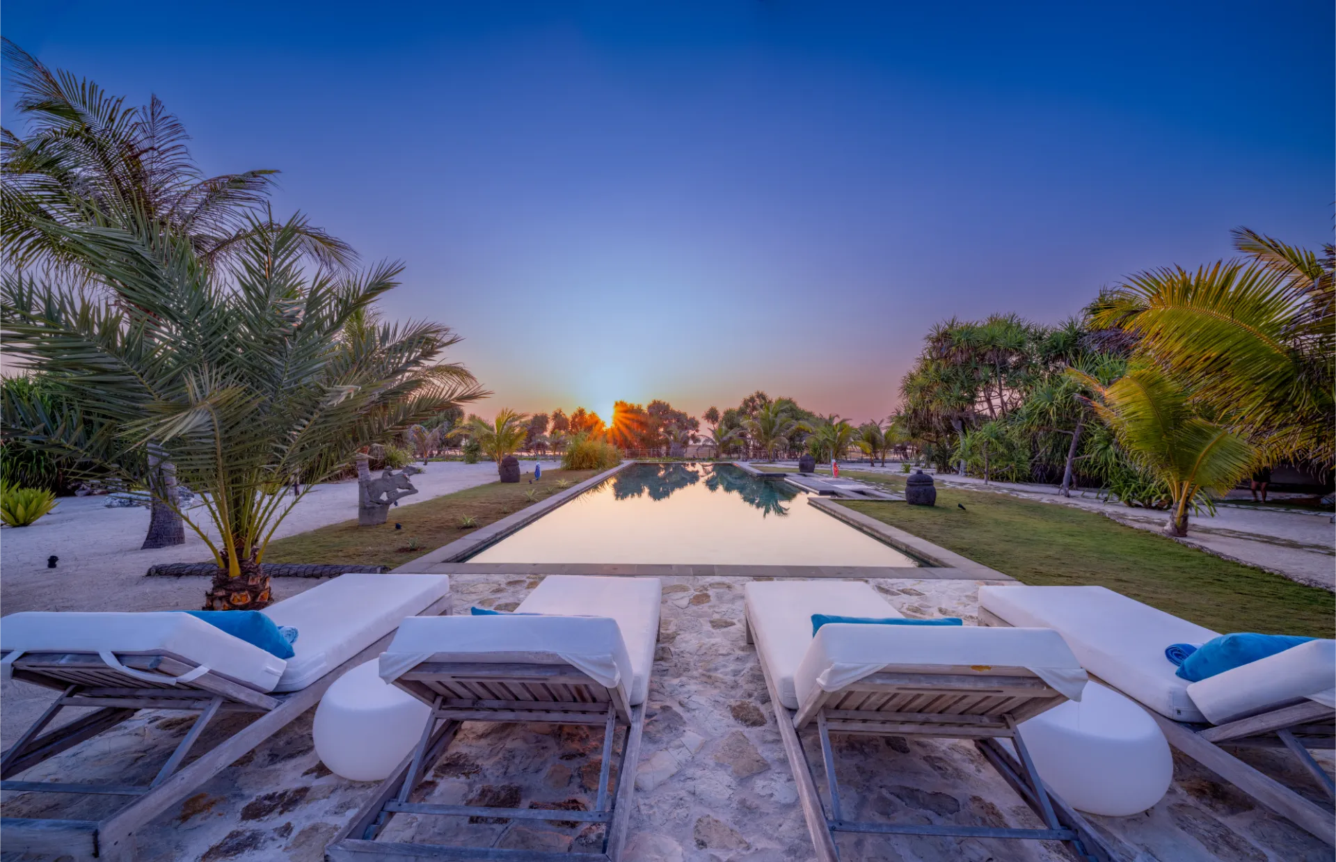 Sardine Beach sunset pool