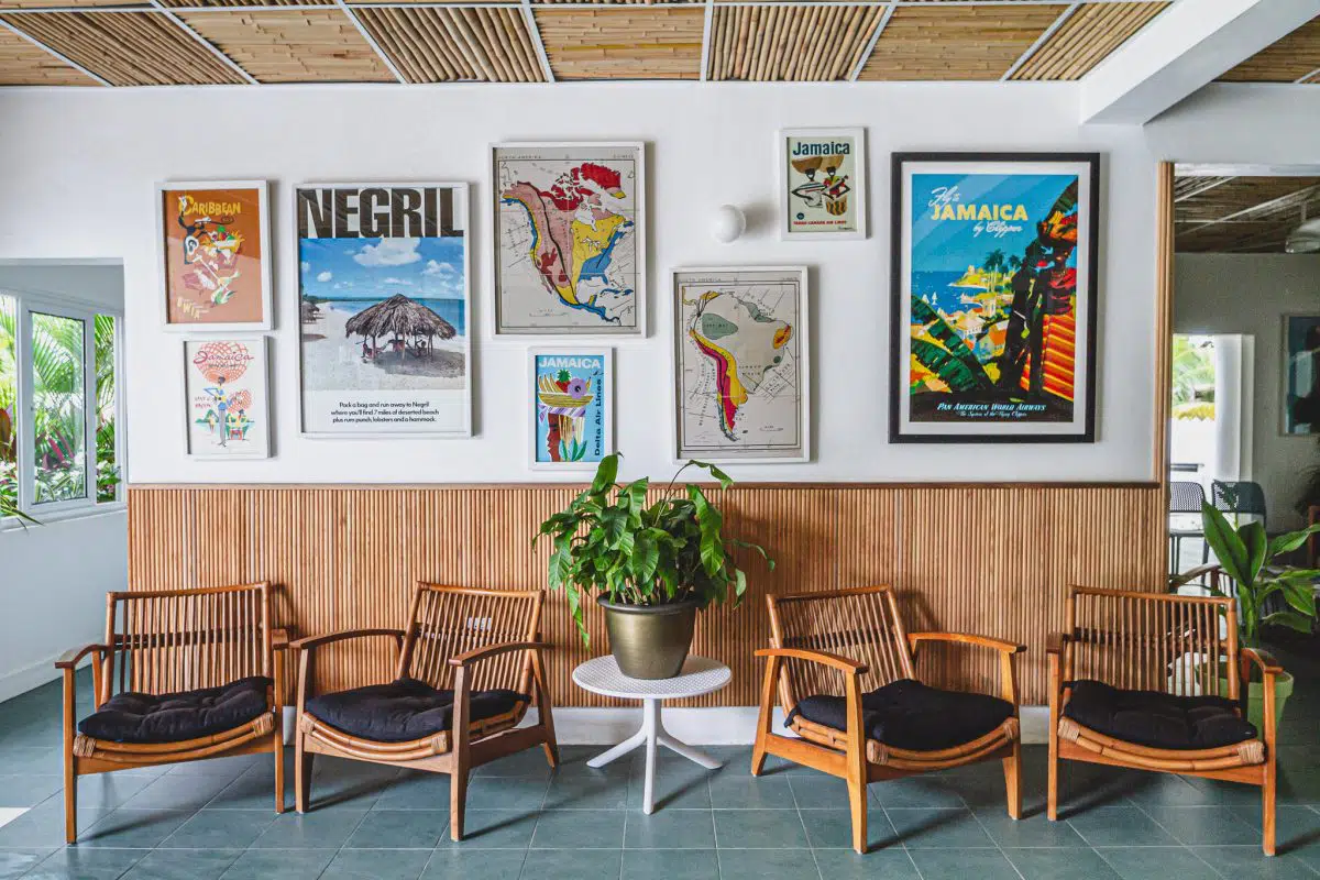 Skylark beach lounge